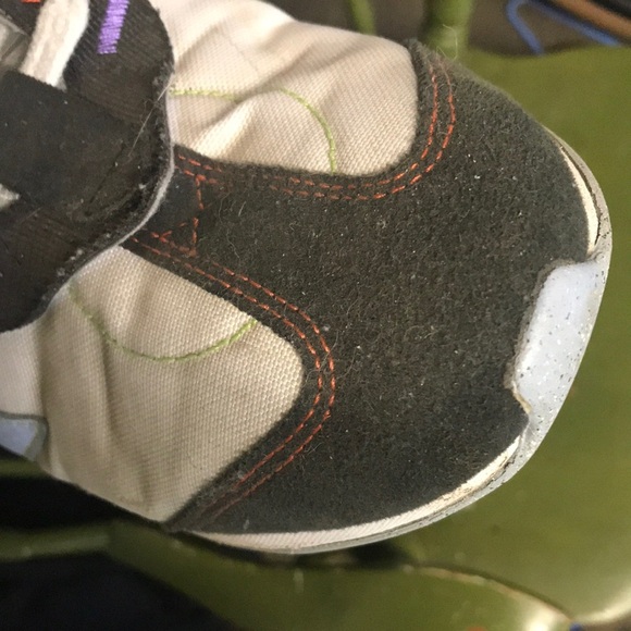 Nike White and Black Sneakers Retro-Inspired Design - Picture 5 of 9